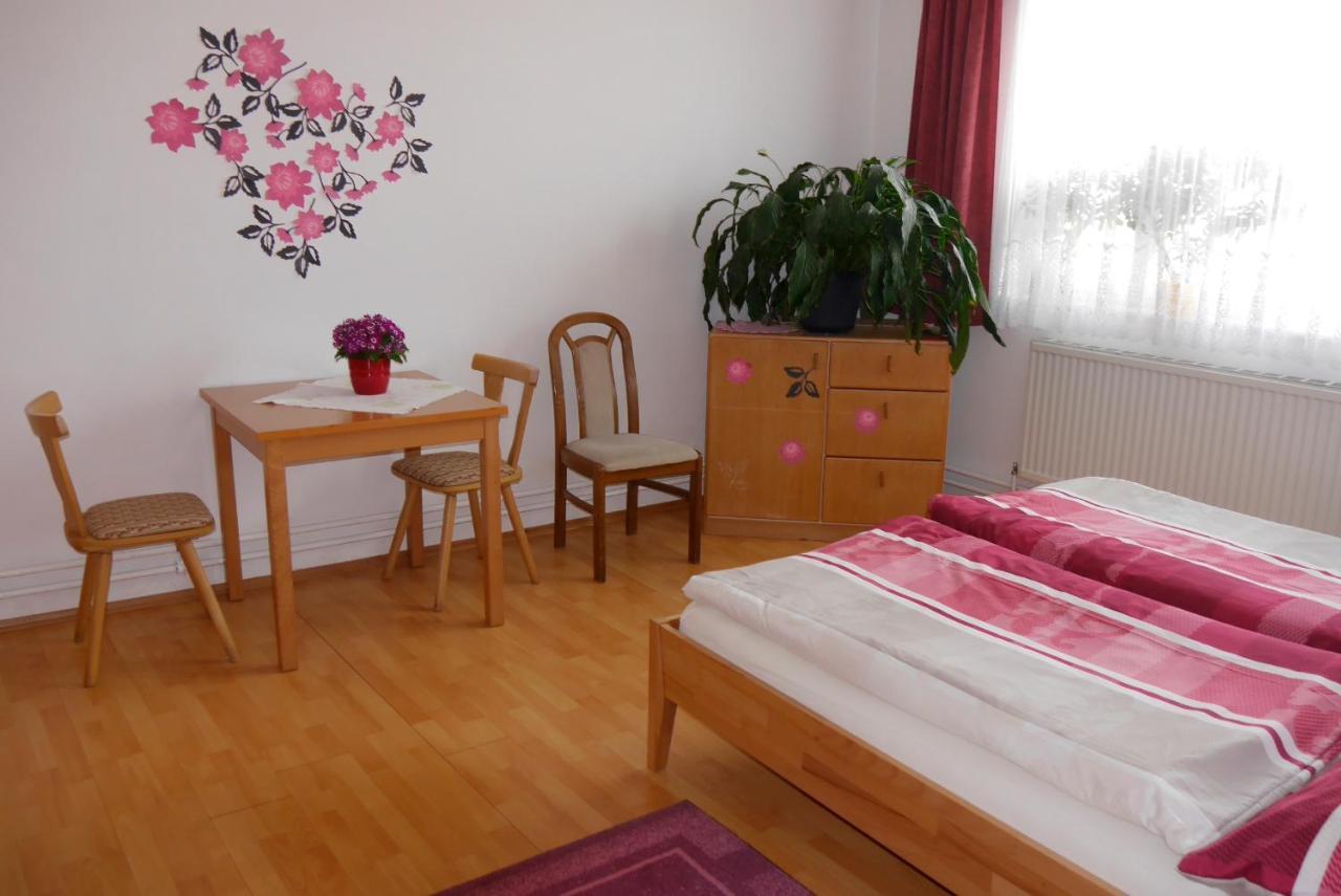 Gertis Blumenhof Privatzimmer, Ferienwohnung Gmund (Lower Austria) Exterior foto