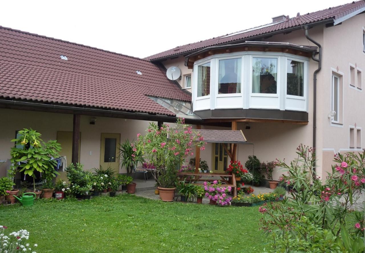 Gertis Blumenhof Privatzimmer, Ferienwohnung Gmund (Lower Austria) Exterior foto